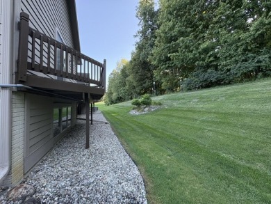 Beautifully updated and decorated Richlyn Manor Condominium on Lenawee Country Club in Michigan - for sale on GolfHomes.com, golf home, golf lot