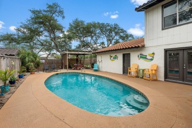 Fantastic 4 bed/3 bath/2.5 car garage on cul de sac in the on Rockport Country Club in Texas - for sale on GolfHomes.com, golf home, golf lot