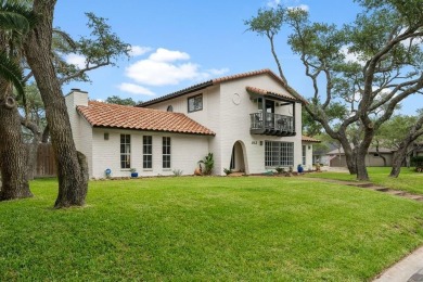 Fantastic 4 bed/3 bath/2.5 car garage on cul de sac in the on Rockport Country Club in Texas - for sale on GolfHomes.com, golf home, golf lot