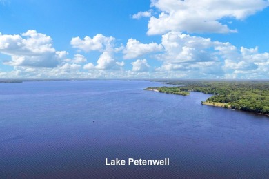 Exceptional Lake Arrowhead Lake Access Home Site. Not 1/2 acre on Lake Arrowhead Golf Course - The Lakes in Wisconsin - for sale on GolfHomes.com, golf home, golf lot