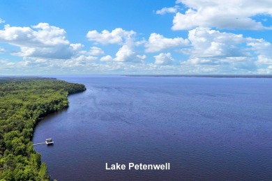 Exceptional Lake Arrowhead Lake Access Home Site. Not 1/2 acre on Lake Arrowhead Golf Course - The Lakes in Wisconsin - for sale on GolfHomes.com, golf home, golf lot