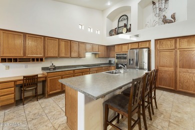 Great 2BR, 2BA plus den Bellagio model on the golf course in the on Oakwood Golf Club  in Arizona - for sale on GolfHomes.com, golf home, golf lot