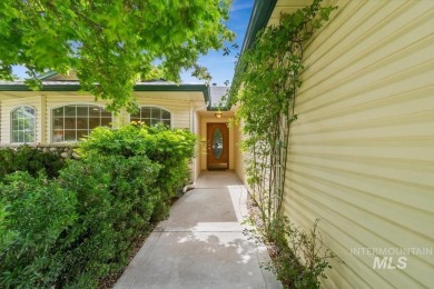 SINGLE LEVEL CHARMER situated within a highly desirable central on Centennial Golf Course in Idaho - for sale on GolfHomes.com, golf home, golf lot