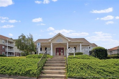 Beautiful updated condo at King's Grant Condominium; located in on Kings Grant Golf and Country Club in North Carolina - for sale on GolfHomes.com, golf home, golf lot