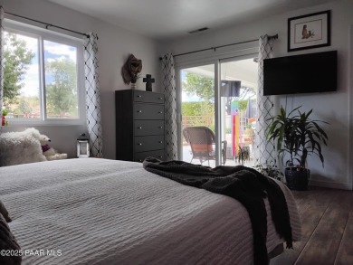 Inviting single-level golf course home with mountain views! on Prescott Golf and Country Club in Arizona - for sale on GolfHomes.com, golf home, golf lot