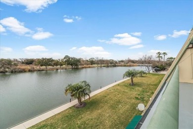 CONDO ON BAYOU ST JOHN !! 2 bedrooms, 2 bathrooms, recent on The North Course At City Park in Louisiana - for sale on GolfHomes.com, golf home, golf lot