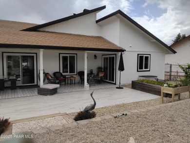 Inviting single-level golf course home with mountain views! on Prescott Golf and Country Club in Arizona - for sale on GolfHomes.com, golf home, golf lot