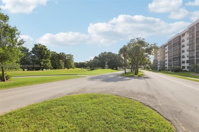 Welcome to Deer Creek Country Club Community in Deerfield on Deer Creek Golf Club in Florida - for sale on GolfHomes.com, golf home, golf lot