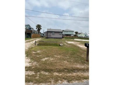 This adorable cozy coastal cottage sits on a large lot just 2 on Rockport Country Club in Texas - for sale on GolfHomes.com, golf home, golf lot