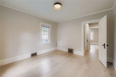 Welcome to 1910 E 42nd Street in Minneapolis! This updated on Hiawatha Golf Course in Minnesota - for sale on GolfHomes.com, golf home, golf lot