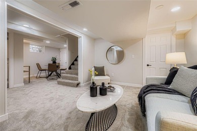 Welcome to 1910 E 42nd Street in Minneapolis! This updated on Hiawatha Golf Course in Minnesota - for sale on GolfHomes.com, golf home, golf lot