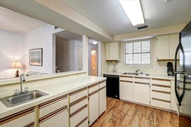 Welcome to Oak Bay Club! This elegant 2-bedroom, 2.5-bath on Rockport Country Club in Texas - for sale on GolfHomes.com, golf home, golf lot