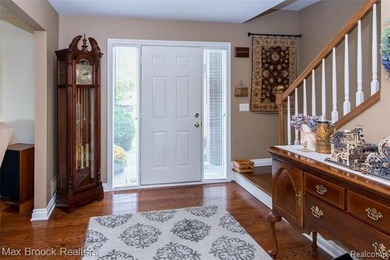 Meticulously maintained & tastefully updated 4 Bedroom / 2.5 on Beacon Hill Golf Club in Michigan - for sale on GolfHomes.com, golf home, golf lot