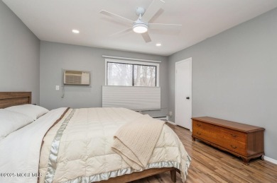 ADULT COMMUNITY Turn key 2 bedroom/1 bath, Upper Level, Navesink on Shadow Lake Village in New Jersey - for sale on GolfHomes.com, golf home, golf lot
