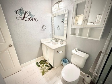 Turnkey  Fully REDONE  FURNISHED corner unit! This beautifully on Highlands Reserve Golf Club in Florida - for sale on GolfHomes.com, golf home, golf lot