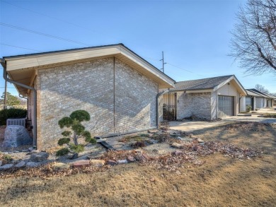 Absolutely gorgeous 3 bed | 2.5 bath | 2245 sf - one level home on Lake Hefner Golf Club in Oklahoma - for sale on GolfHomes.com, golf home, golf lot