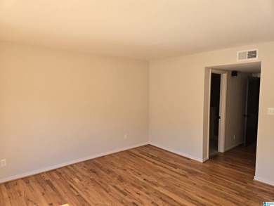 Fully renovated 3 bedroom, 2.5 bath condo with updated finishes on Inverness Country Club in Alabama - for sale on GolfHomes.com, golf home, golf lot