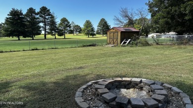 Charming, one level home, backing up onto Lakeside Golf Course on Lakeside Golf Course in Tennessee - for sale on GolfHomes.com, golf home, golf lot