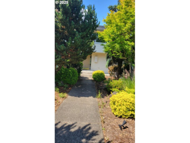 MOTIVATED SELLER! Situated w/in the prestigious Charbonneau Golf on Charbonneau Golf Club in Oregon - for sale on GolfHomes.com, golf home, golf lot