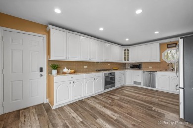 **Multiple offers received. Sellers are calling for highest and on Rolling Knoll Country Club in Illinois - for sale on GolfHomes.com, golf home, golf lot