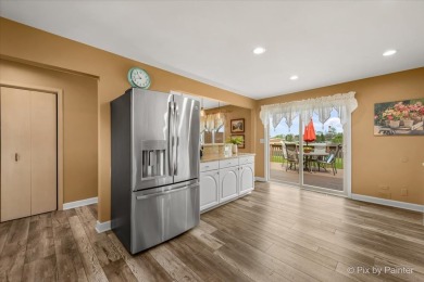 **Multiple offers received. Sellers are calling for highest and on Rolling Knoll Country Club in Illinois - for sale on GolfHomes.com, golf home, golf lot