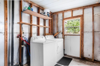 Check out this adorable cute and cozy, 3 Bedrooms 2 bath double on Brookridge Country Club in Florida - for sale on GolfHomes.com, golf home, golf lot