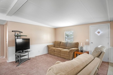 Check out this adorable cute and cozy, 3 Bedrooms 2 bath double on Brookridge Country Club in Florida - for sale on GolfHomes.com, golf home, golf lot