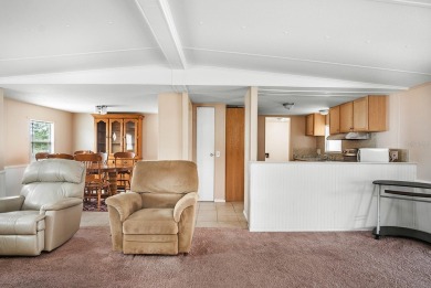Check out this adorable cute and cozy, 3 Bedrooms 2 bath double on Brookridge Country Club in Florida - for sale on GolfHomes.com, golf home, golf lot