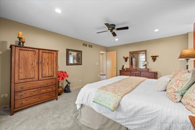 **Multiple offers received. Sellers are calling for highest and on Rolling Knoll Country Club in Illinois - for sale on GolfHomes.com, golf home, golf lot
