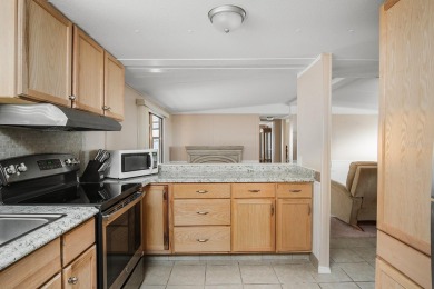Check out this adorable cute and cozy, 3 Bedrooms 2 bath double on Brookridge Country Club in Florida - for sale on GolfHomes.com, golf home, golf lot