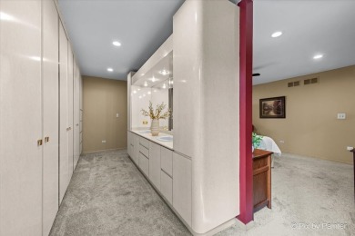 **Multiple offers received. Sellers are calling for highest and on Rolling Knoll Country Club in Illinois - for sale on GolfHomes.com, golf home, golf lot