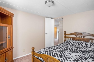 Check out this adorable cute and cozy, 3 Bedrooms 2 bath double on Brookridge Country Club in Florida - for sale on GolfHomes.com, golf home, golf lot
