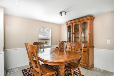 Check out this adorable cute and cozy, 3 Bedrooms 2 bath double on Brookridge Country Club in Florida - for sale on GolfHomes.com, golf home, golf lot