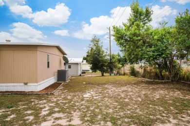 Check out this adorable cute and cozy, 3 Bedrooms 2 bath double on Brookridge Country Club in Florida - for sale on GolfHomes.com, golf home, golf lot