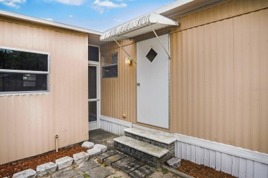 Check out this adorable cute and cozy, 3 Bedrooms 2 bath double on Brookridge Country Club in Florida - for sale on GolfHomes.com, golf home, golf lot