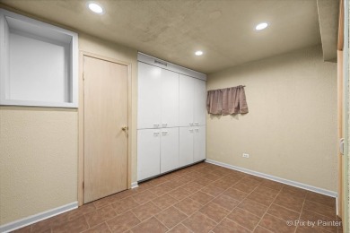 **Multiple offers received. Sellers are calling for highest and on Rolling Knoll Country Club in Illinois - for sale on GolfHomes.com, golf home, golf lot