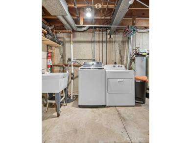 **Multiple offers received. Sellers are calling for highest and on Rolling Knoll Country Club in Illinois - for sale on GolfHomes.com, golf home, golf lot