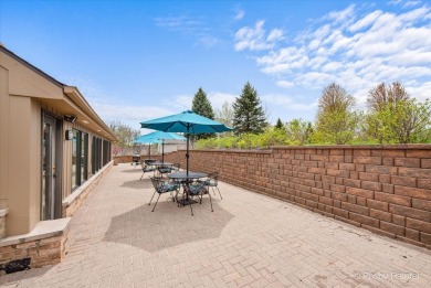 **Multiple offers received. Sellers are calling for highest and on Rolling Knoll Country Club in Illinois - for sale on GolfHomes.com, golf home, golf lot