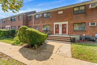 A fantastic opportunity awaits in the highly desirable Clearview on Clearview Park Golf Course in New York - for sale on GolfHomes.com, golf home, golf lot