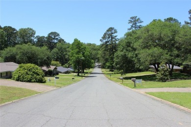 Welcome home to 1314 E Todd Street, in a prime location right on Pine Hills Country Club in Louisiana - for sale on GolfHomes.com, golf home, golf lot
