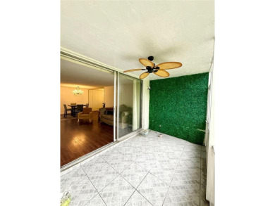Turn-Key  Fully Furnished!!!  Unique  Spacious All-Ages Condo - on Palm-Aire Country Club and Resort - Palms in Florida - for sale on GolfHomes.com, golf home, golf lot