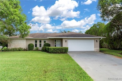 Beautiful Golf Course Home - Move-In Ready! Perfectly maintained on Inverness Golf and Country Club in Florida - for sale on GolfHomes.com, golf home, golf lot