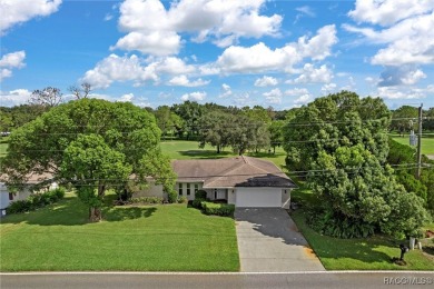 Beautiful Golf Course Home - Move-In Ready! Perfectly maintained on Inverness Golf and Country Club in Florida - for sale on GolfHomes.com, golf home, golf lot