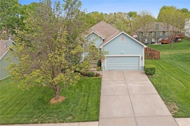 Welcome home to lake life in Harborview! This gorgeous reverse 1 on Paradise Pointe Golf Complex in Missouri - for sale on GolfHomes.com, golf home, golf lot