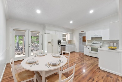 Motivated Seller - Bring Your Offer! This beautifully maintained on DeSoto Golf Course in Arkansas - for sale on GolfHomes.com, golf home, golf lot