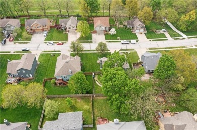 Welcome home to lake life in Harborview! This gorgeous reverse 1 on Paradise Pointe Golf Complex in Missouri - for sale on GolfHomes.com, golf home, golf lot