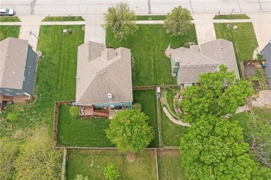Welcome home to lake life in Harborview! This gorgeous reverse 1 on Paradise Pointe Golf Complex in Missouri - for sale on GolfHomes.com, golf home, golf lot