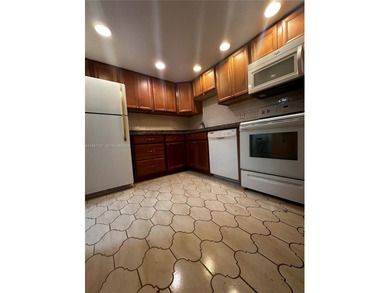 Beautiful apartment on the 5th level with an amazing view of the on Palm-Aire Country Club and Resort - Palms in Florida - for sale on GolfHomes.com, golf home, golf lot