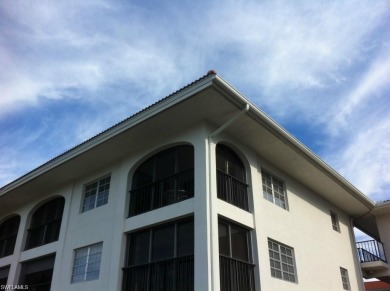 INVESTORS!! Top-Floor End Unit in High Point Country Club - Golf on High Point Country Club in Florida - for sale on GolfHomes.com, golf home, golf lot