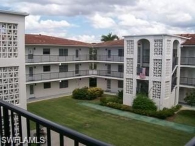 INVESTORS!! Top-Floor End Unit in High Point Country Club - Golf on High Point Country Club in Florida - for sale on GolfHomes.com, golf home, golf lot